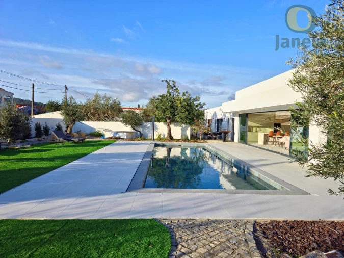 Moradia T4 para Venda em São Brás de Alportel Foto 3