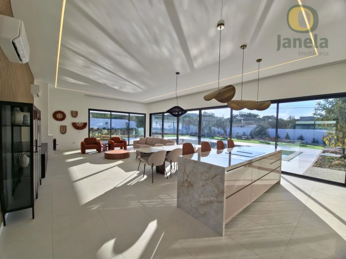 Moradia T4 para Venda em São Brás de Alportel Foto 16