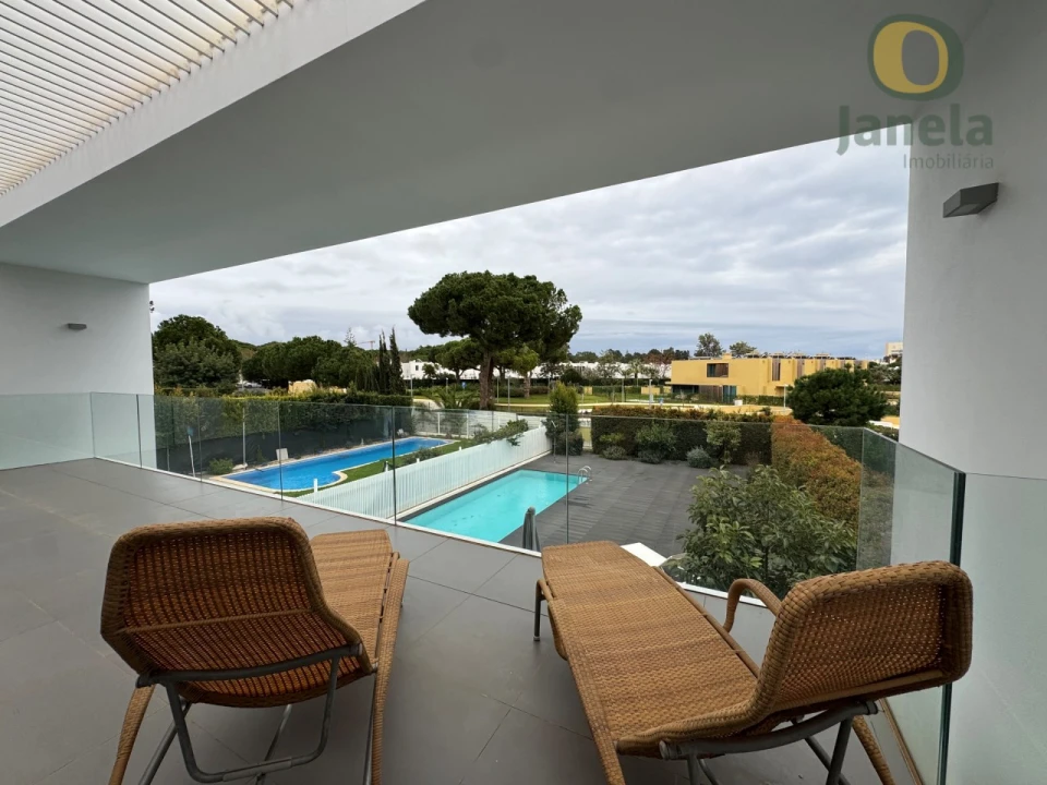 Moradia T4 para Venda em Quarteira Foto 14