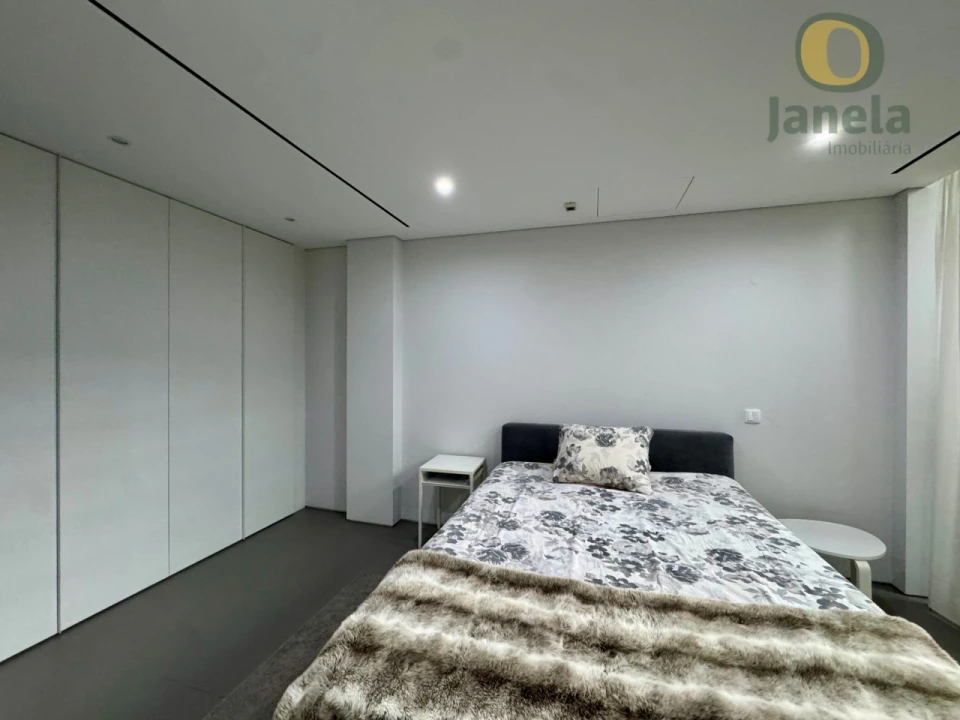 Moradia T4 para Venda em Quarteira Foto 34