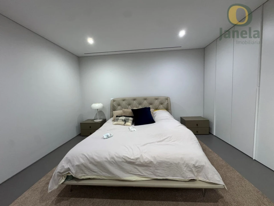 Moradia T4 para Venda em Quarteira Foto 37