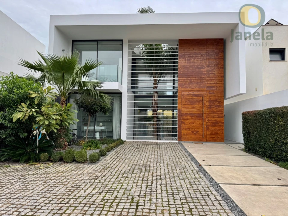 Moradia T4 para Venda em Quarteira Foto 40