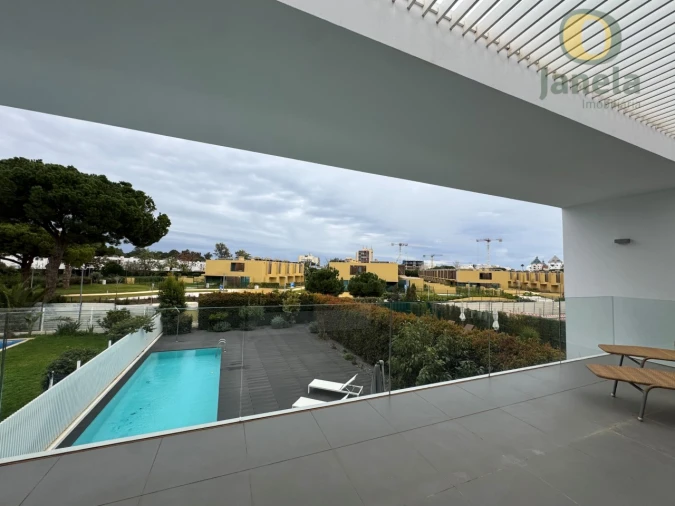 Moradia T4 para Venda em Quarteira Foto 15