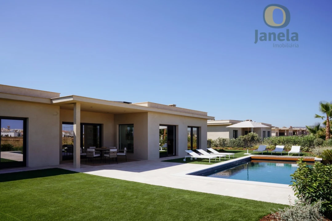 Moradia T4 para Venda em Montenegro Foto 45