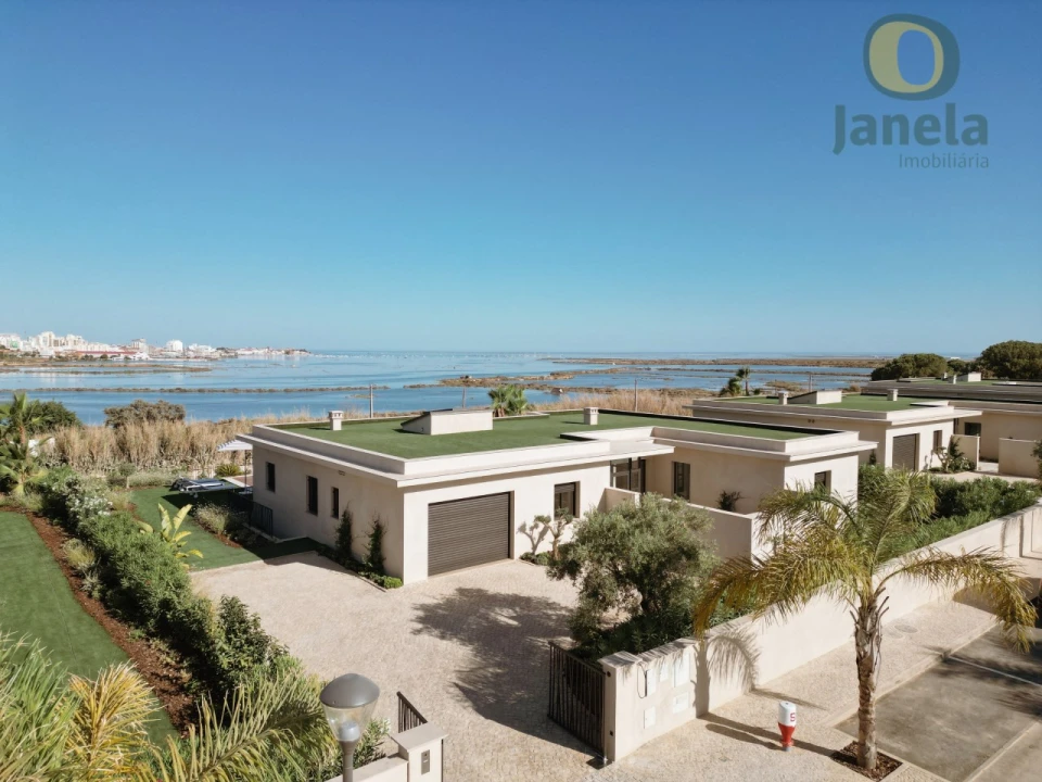 Moradia T4 para Venda em Montenegro Foto 1