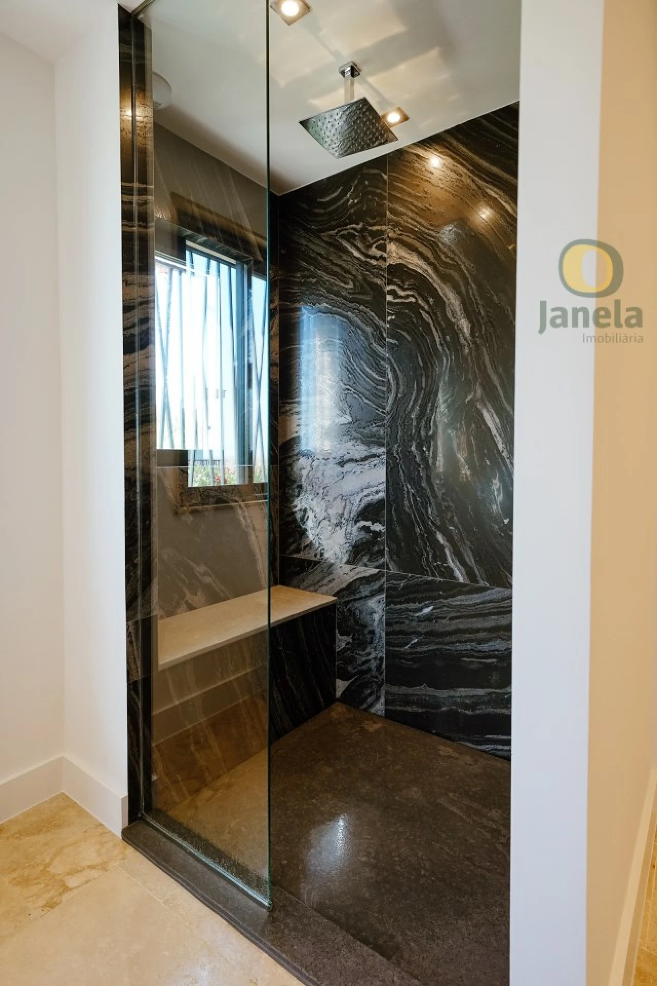 Moradia T5 para Venda em Montenegro Foto 34