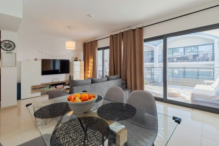 Apartamento T1 para Venda em Quinta do Anjo Foto 2