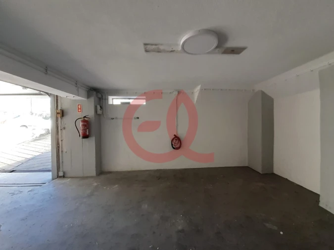 Armazém para Arrendamento em Santa Maria Maior e Monserrate e Meadela Foto 3