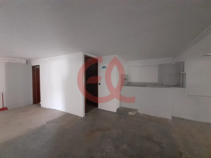 Armazém para Arrendamento em Santa Maria Maior e Monserrate e Meadela Foto 10