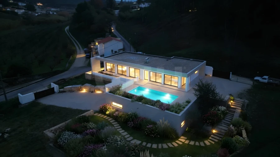 Moradia T3 para Venda em Alvorninha Foto 35