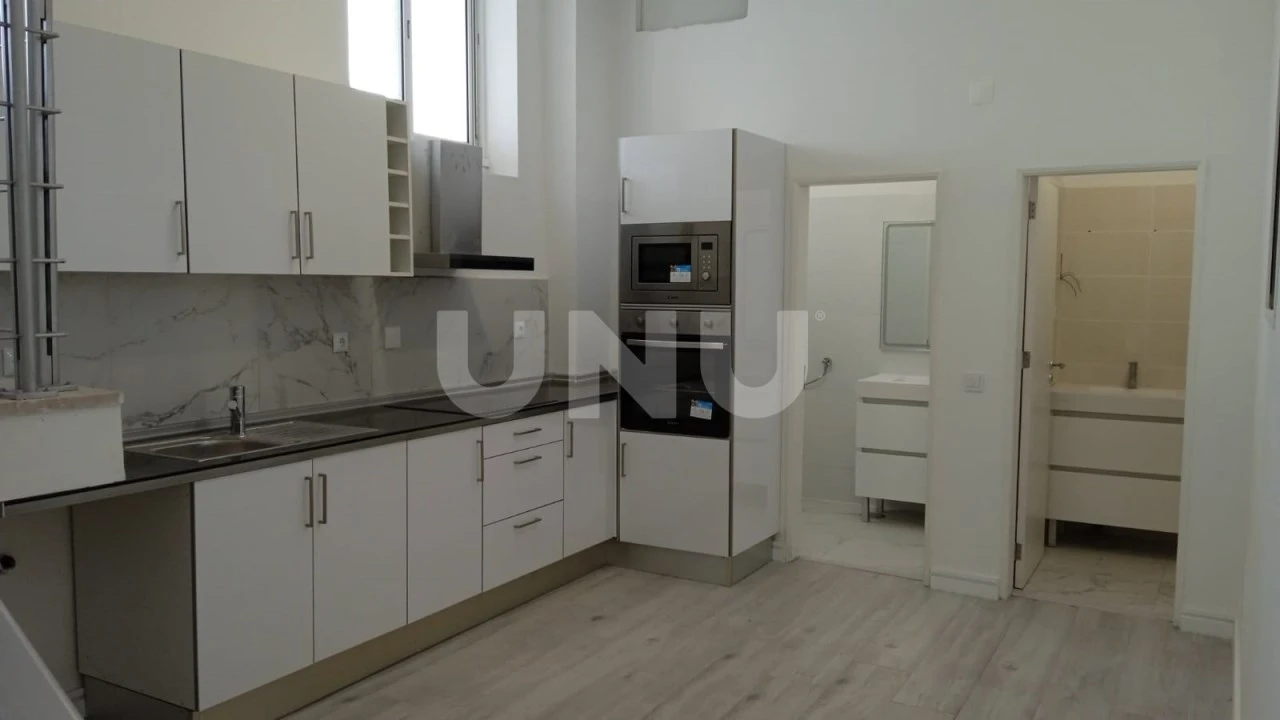 Loja para Venda em Alto do Seixalinho, Santo André e Verderena Foto 1