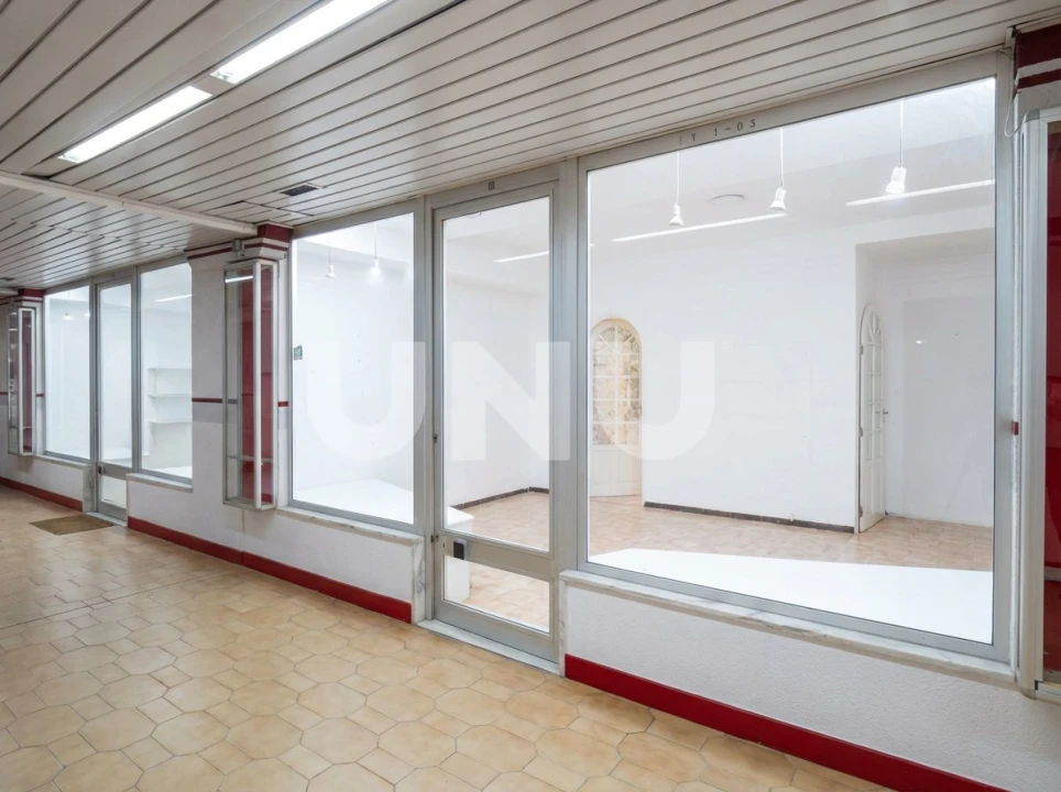 Loja para Venda em Vila Franca de Xira Foto 1