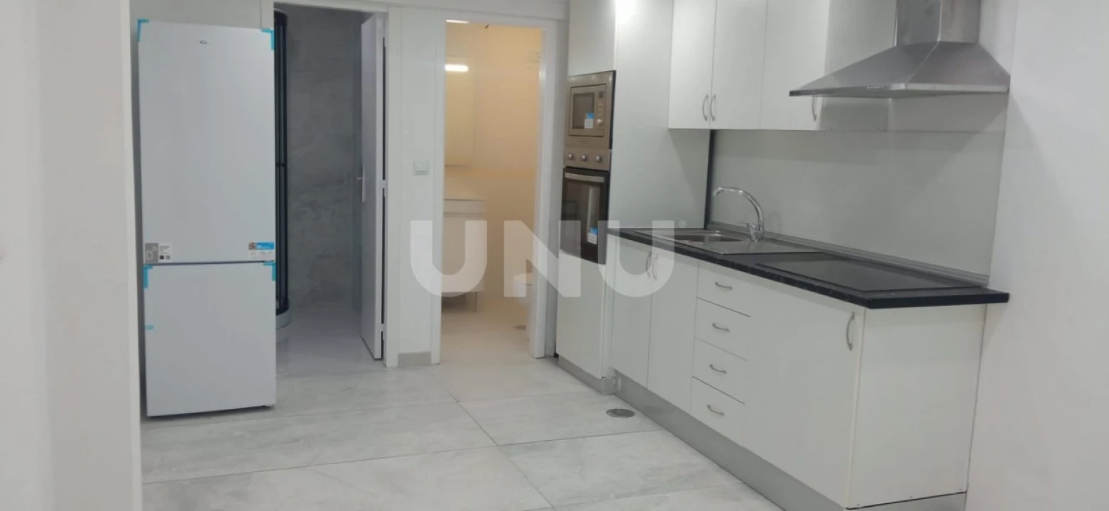 Loja para Venda em Corroios Foto 1