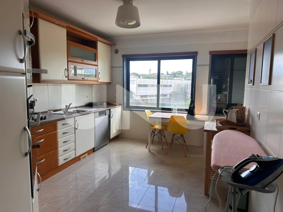 Apartamento T2 para Arrendamento em Algés, Linda-A-Velha e Cruz Quebrada-Dafundo Foto 4