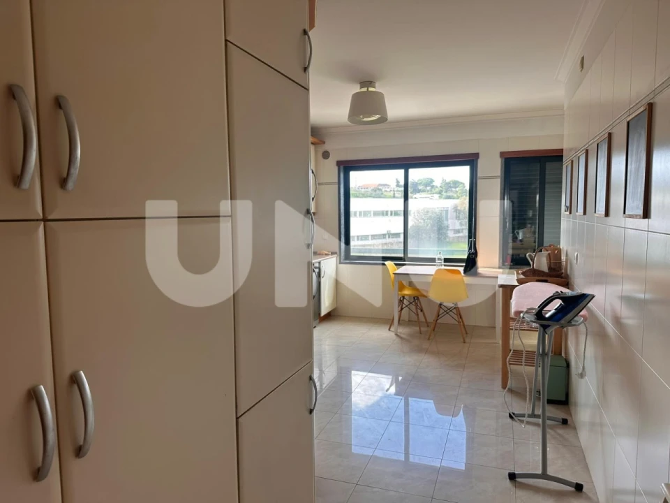 Apartamento T2 para Arrendamento em Algés, Linda-A-Velha e Cruz Quebrada-Dafundo Foto 5