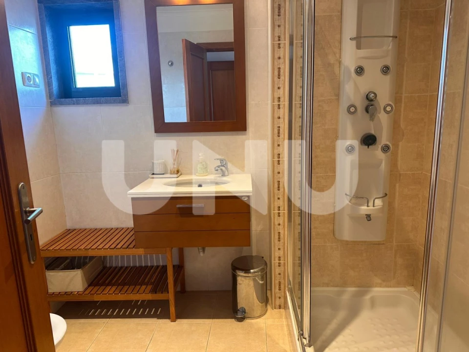 Apartamento T2 para Arrendamento em Algés, Linda-A-Velha e Cruz Quebrada-Dafundo Foto 14