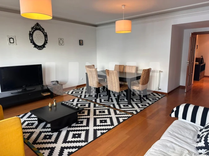 Apartamento T2 para Arrendamento em Algés, Linda-A-Velha e Cruz Quebrada-Dafundo Foto 2