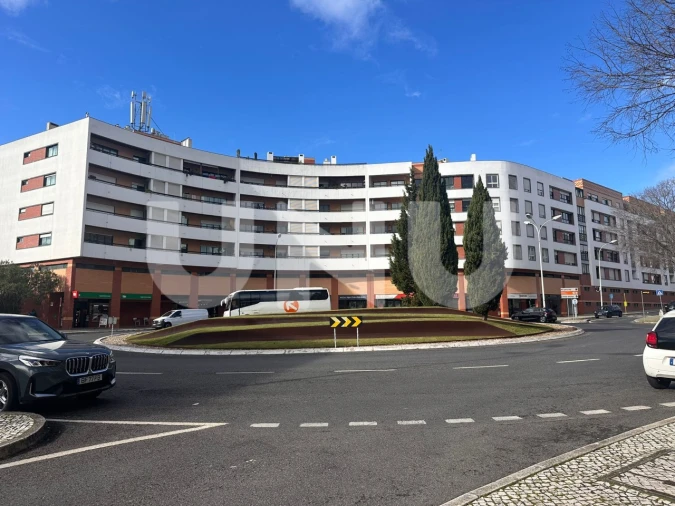 Apartamento T2 para Arrendamento em Algés, Linda-A-Velha e Cruz Quebrada-Dafundo Foto 20