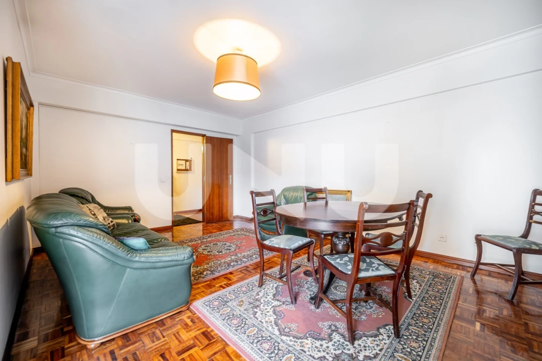 Apartamento T2 para Venda em Algés, Linda-A-Velha e Cruz Quebrada-Dafundo Foto 5