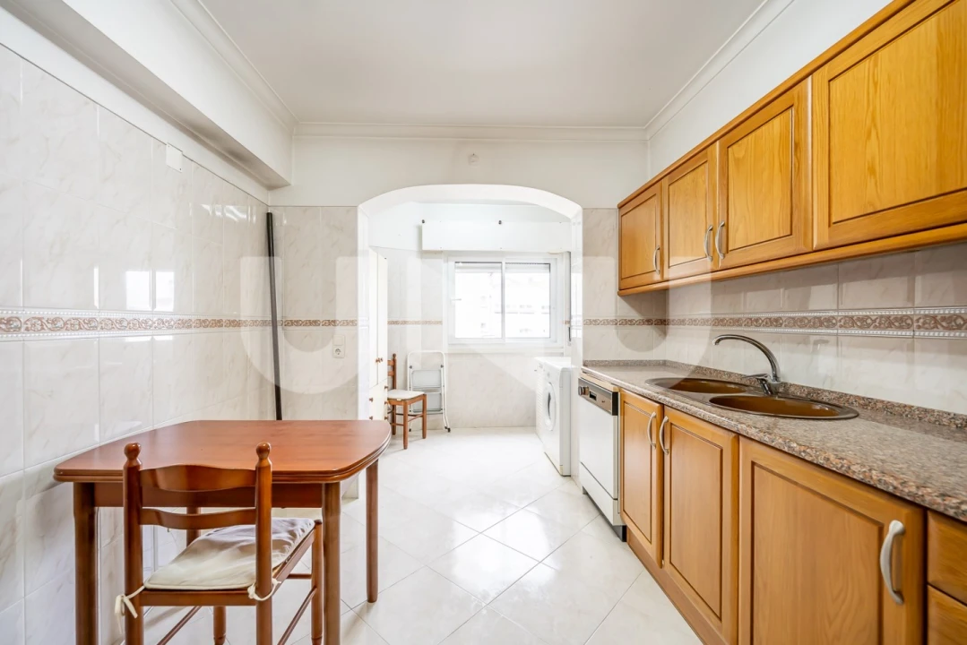 Apartamento T2 para Venda em Algés, Linda-A-Velha e Cruz Quebrada-Dafundo Foto 7