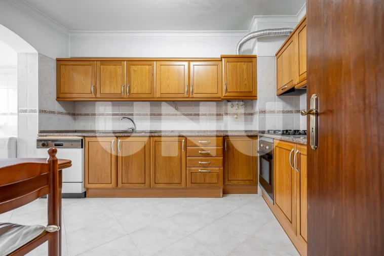 Apartamento T2 para Venda em Algés, Linda-A-Velha e Cruz Quebrada-Dafundo Foto 6