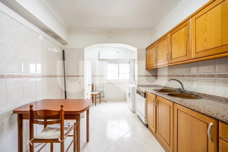 Apartamento T2 para Venda em Algés, Linda-A-Velha e Cruz Quebrada-Dafundo Foto 7