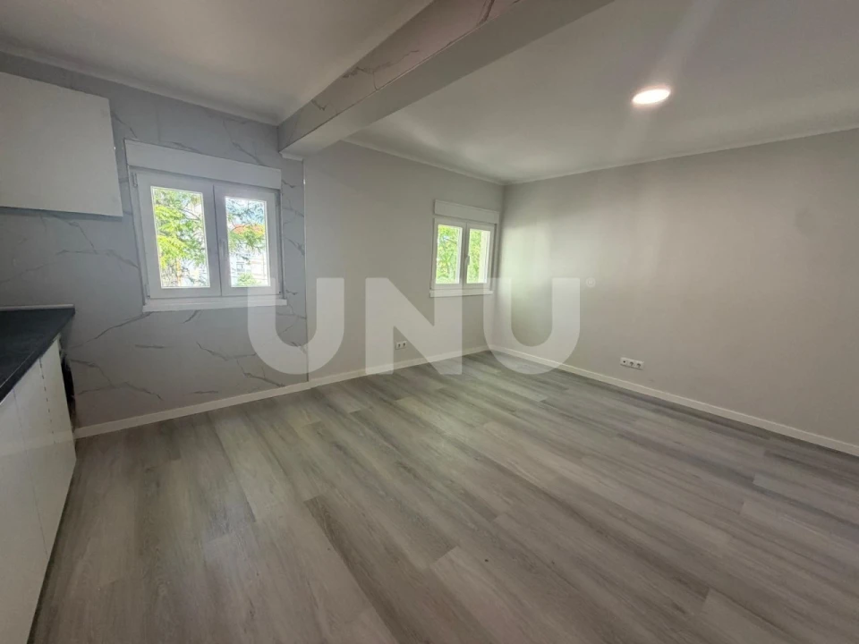 Apartamento T3 para Venda em Laranjeiro e Feijó Foto 4