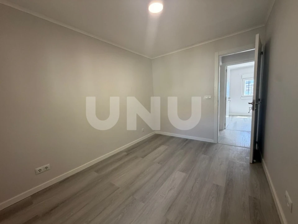 Apartamento T3 para Venda em Laranjeiro e Feijó Foto 8