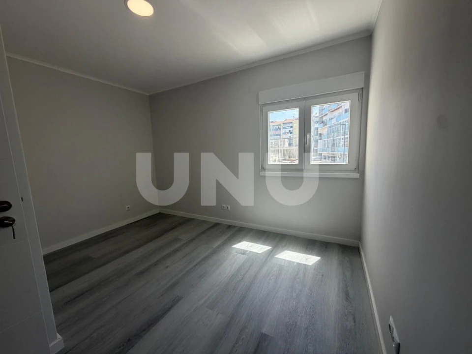 Apartamento T3 para Venda em Laranjeiro e Feijó Foto 9