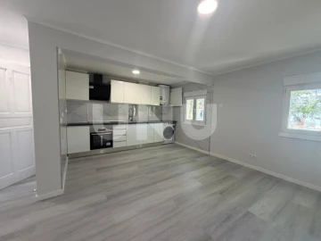 Apartamento T3 para Venda em Laranjeiro e Feijó