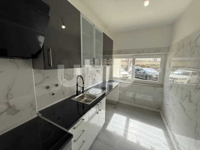 Apartamento T3 para Venda em Laranjeiro e Feijó Foto 1