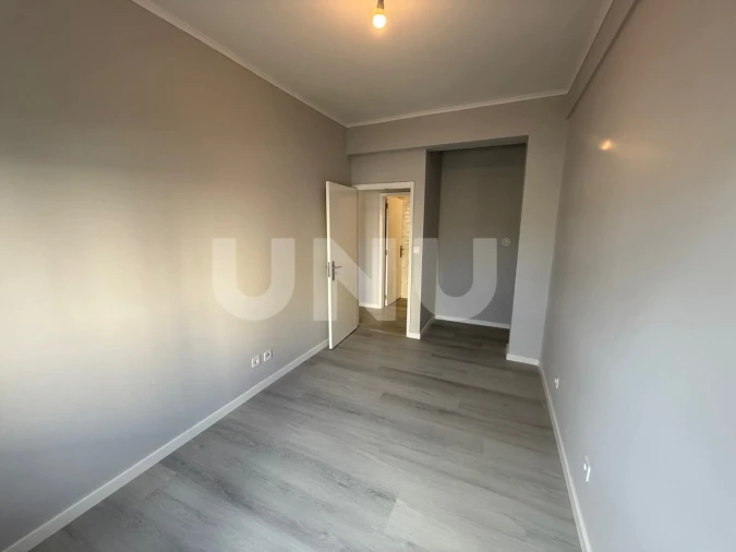 Apartamento T3 para Venda em Laranjeiro e Feijó Foto 4