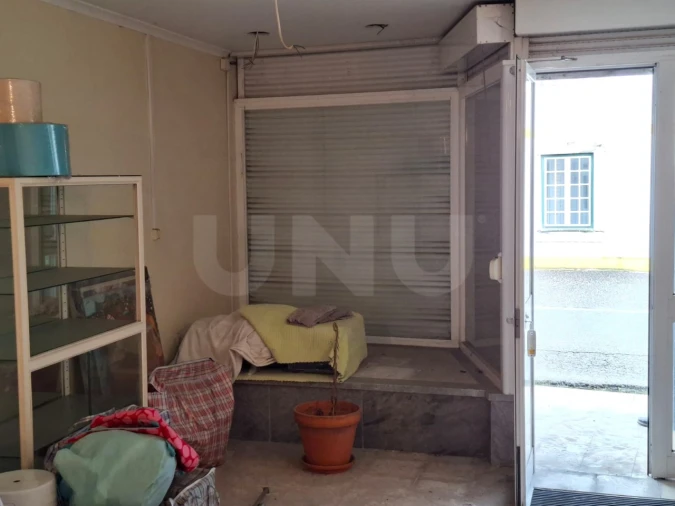 Loja para Venda em Dois Portos e Runa Foto 10