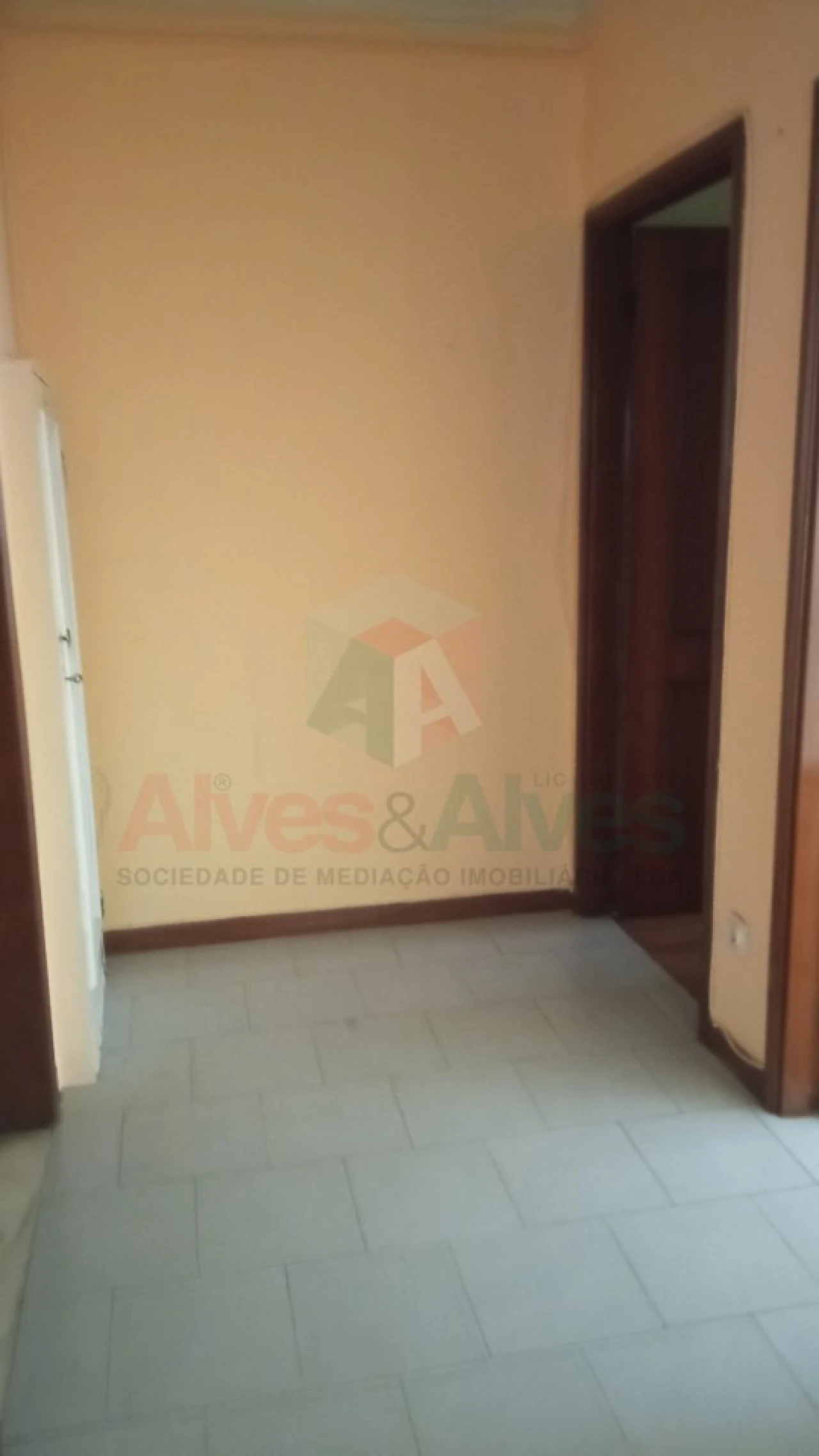 Apartamento T2 para Venda em Cidade da Maia Foto 2