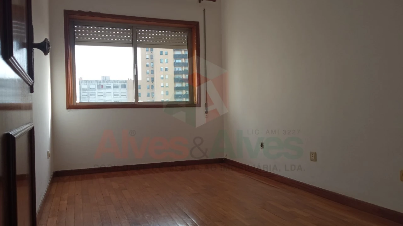 Apartamento T2 para Venda em Cidade da Maia Foto 8