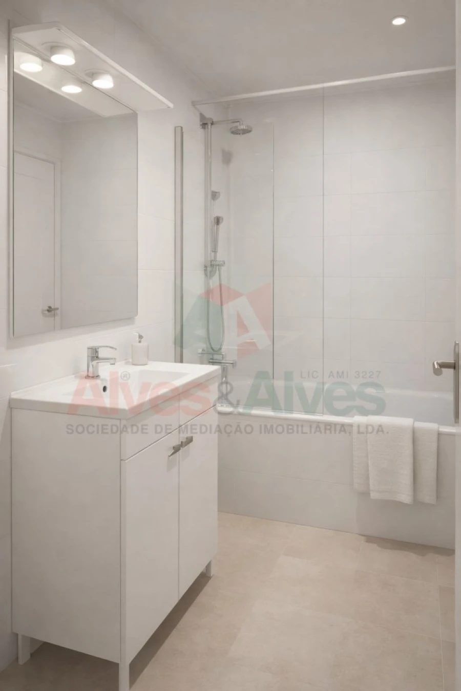 Apartamento T2 para Venda em Cidade da Maia Foto 2