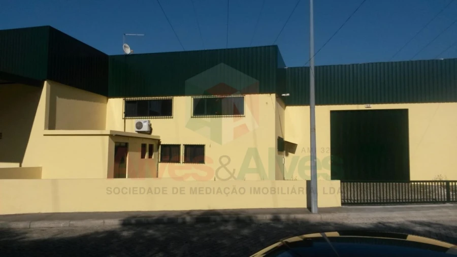 Armazém para Arrendamento em Cidade da Maia