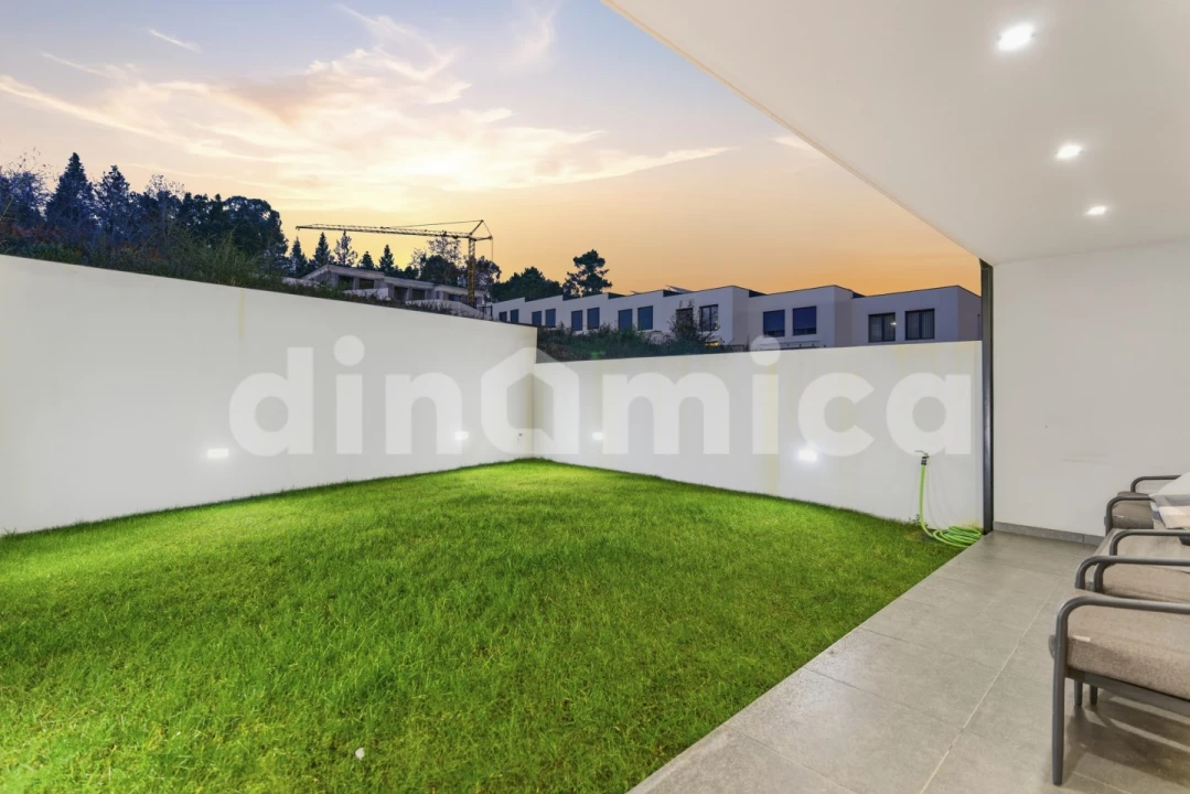 Moradia T3 para Venda em Antas e Abade de Vermoim Foto 23