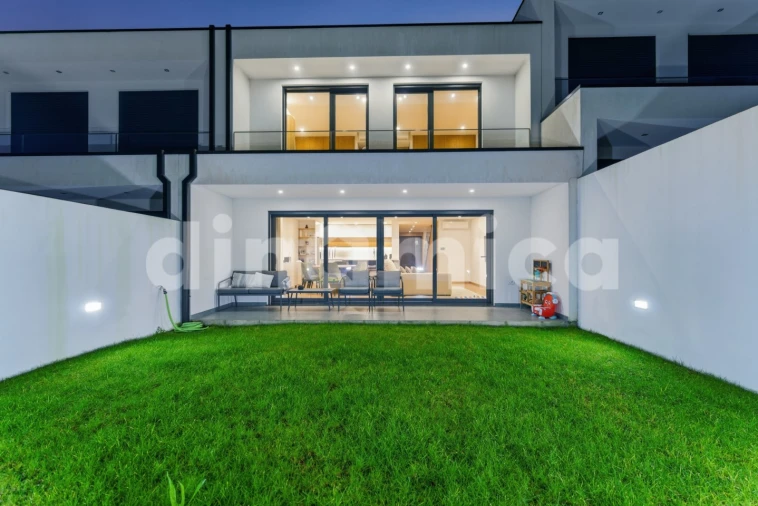 Moradia T3 para Venda em Antas e Abade de Vermoim Foto 24