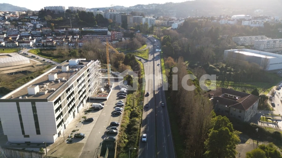 Apartamento T2 para Venda em Azurem Foto 3