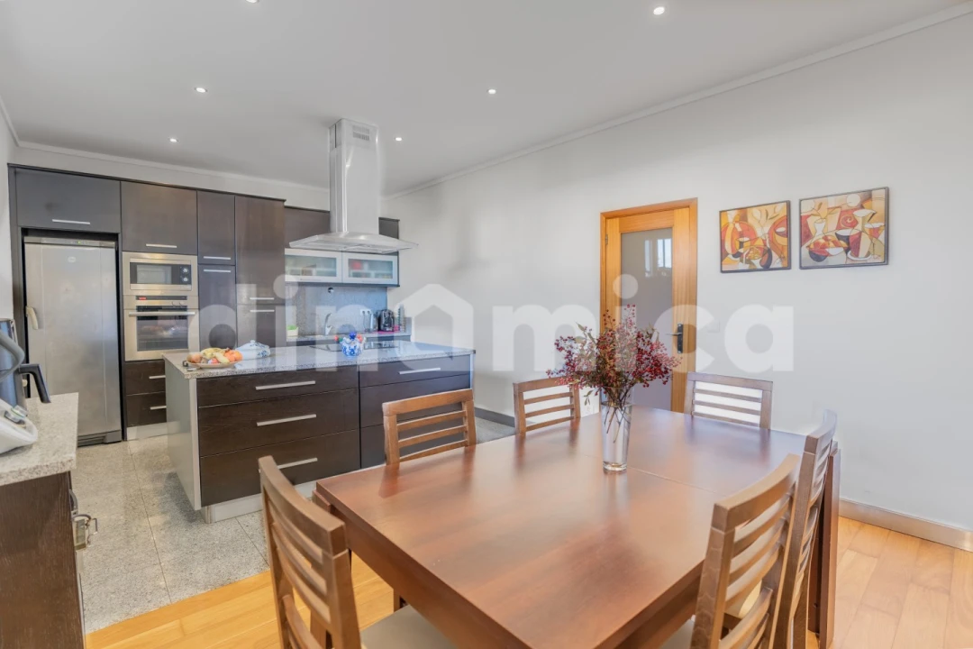 Moradia T4 para Venda em Oliveira (São Mateus) Foto 9