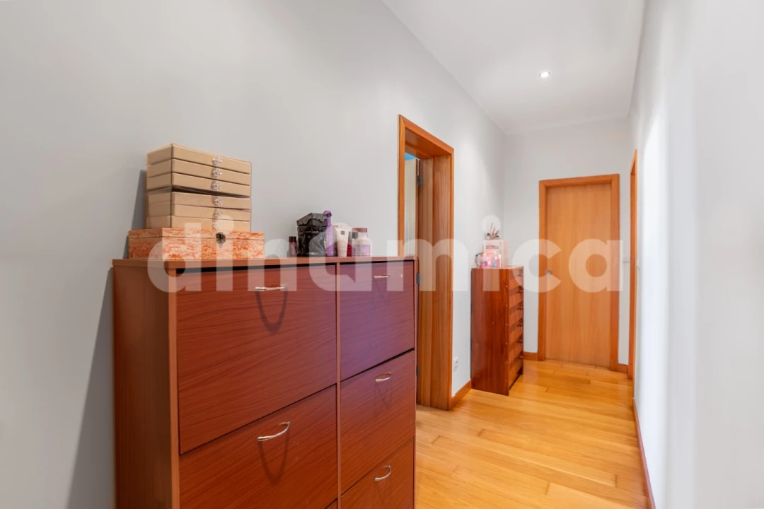 Moradia T4 para Venda em Oliveira (São Mateus) Foto 12