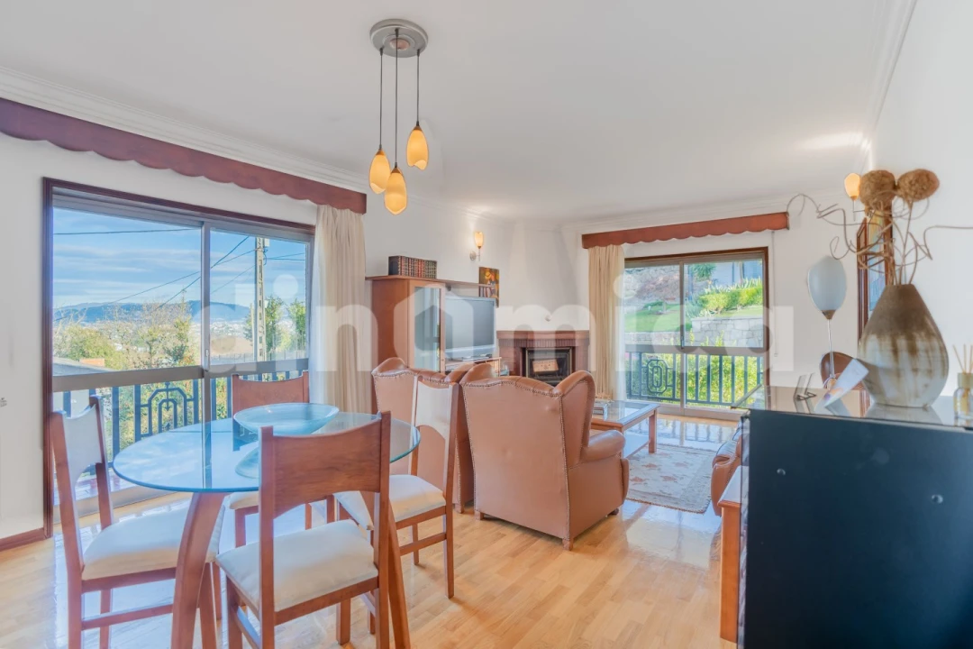 Moradia T4 para Venda em Oliveira (São Mateus) Foto 19