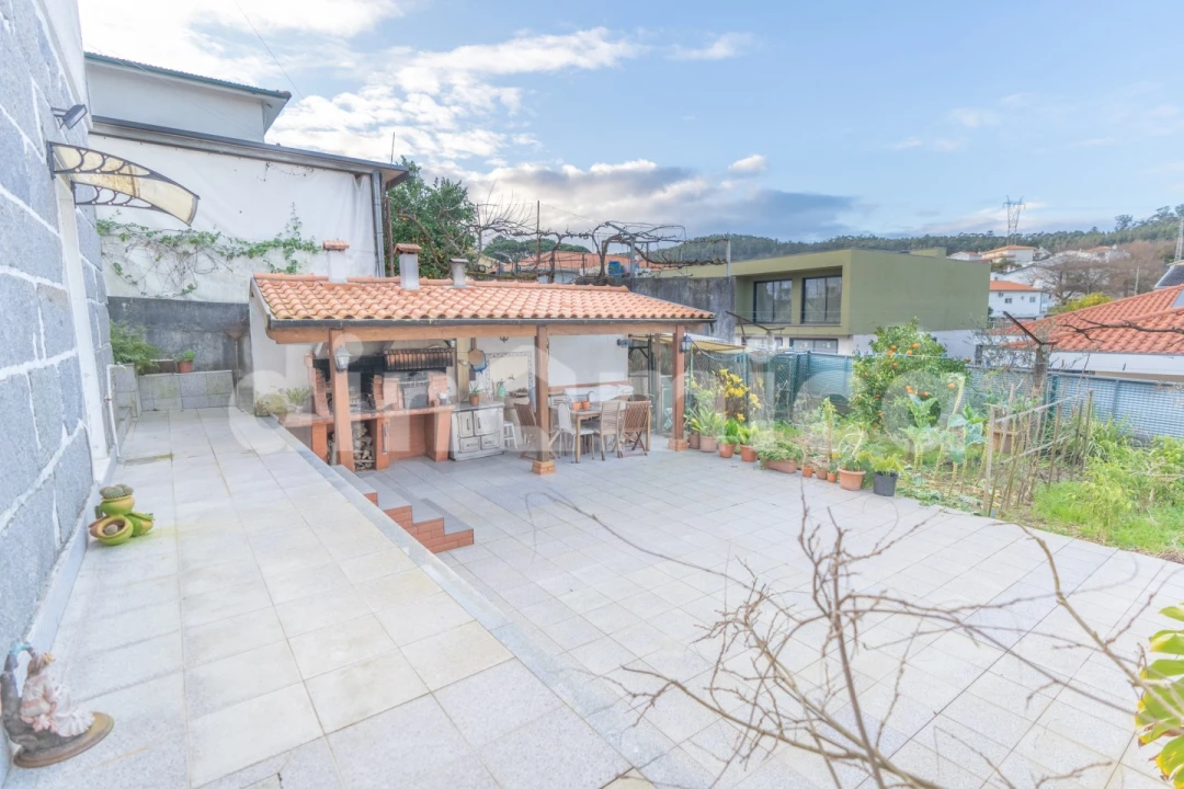 Moradia T4 para Venda em Oliveira (São Mateus) Foto 28