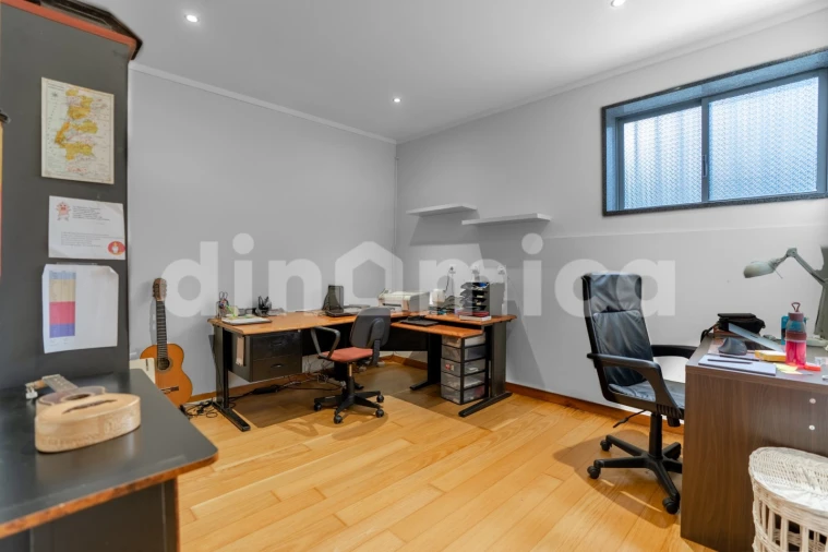 Moradia T4 para Venda em Oliveira (São Mateus) Foto 15