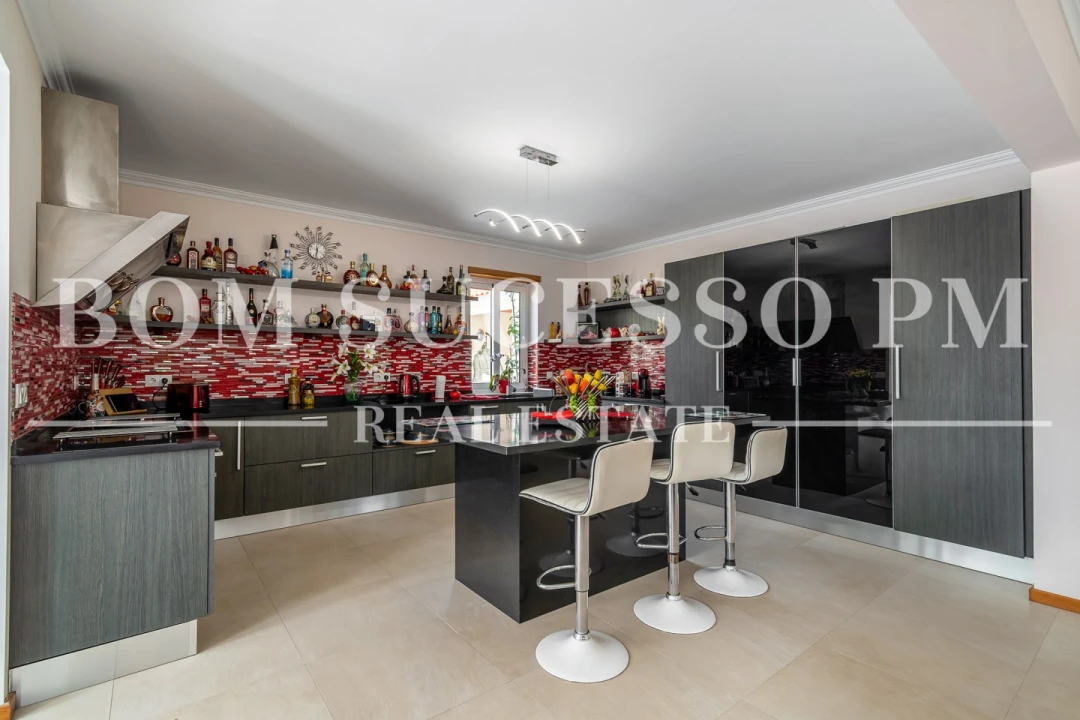 Moradia T4 para Venda em Vau Foto 26