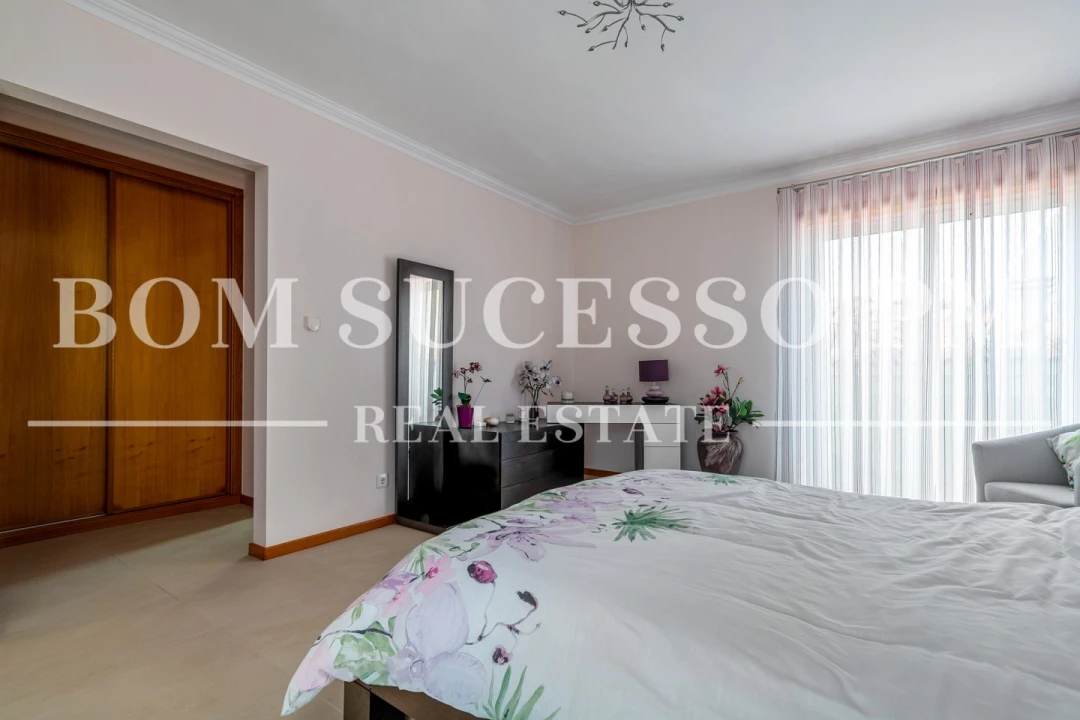 Moradia T4 para Venda em Vau Foto 35