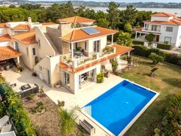 Moradia T4 para Venda em Vau