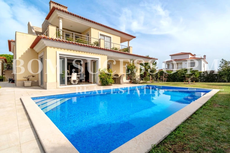 Moradia T4 para Venda em Vau