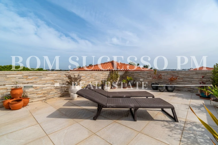 Moradia T4 para Venda em Vau Foto 13